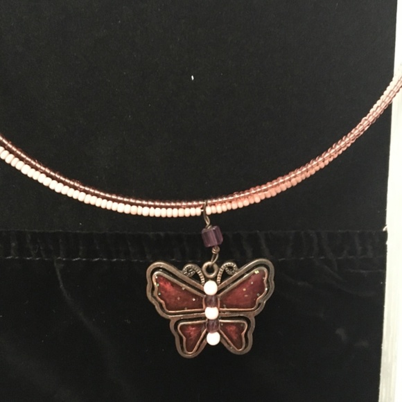 Necklaces - Picture 5 of 6